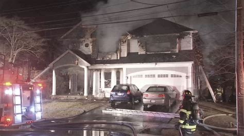 man killed in massachusetts house fire